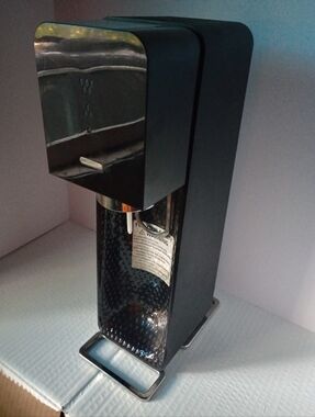 Used Sodastream Sleek Black and Chrome Soda Maker
